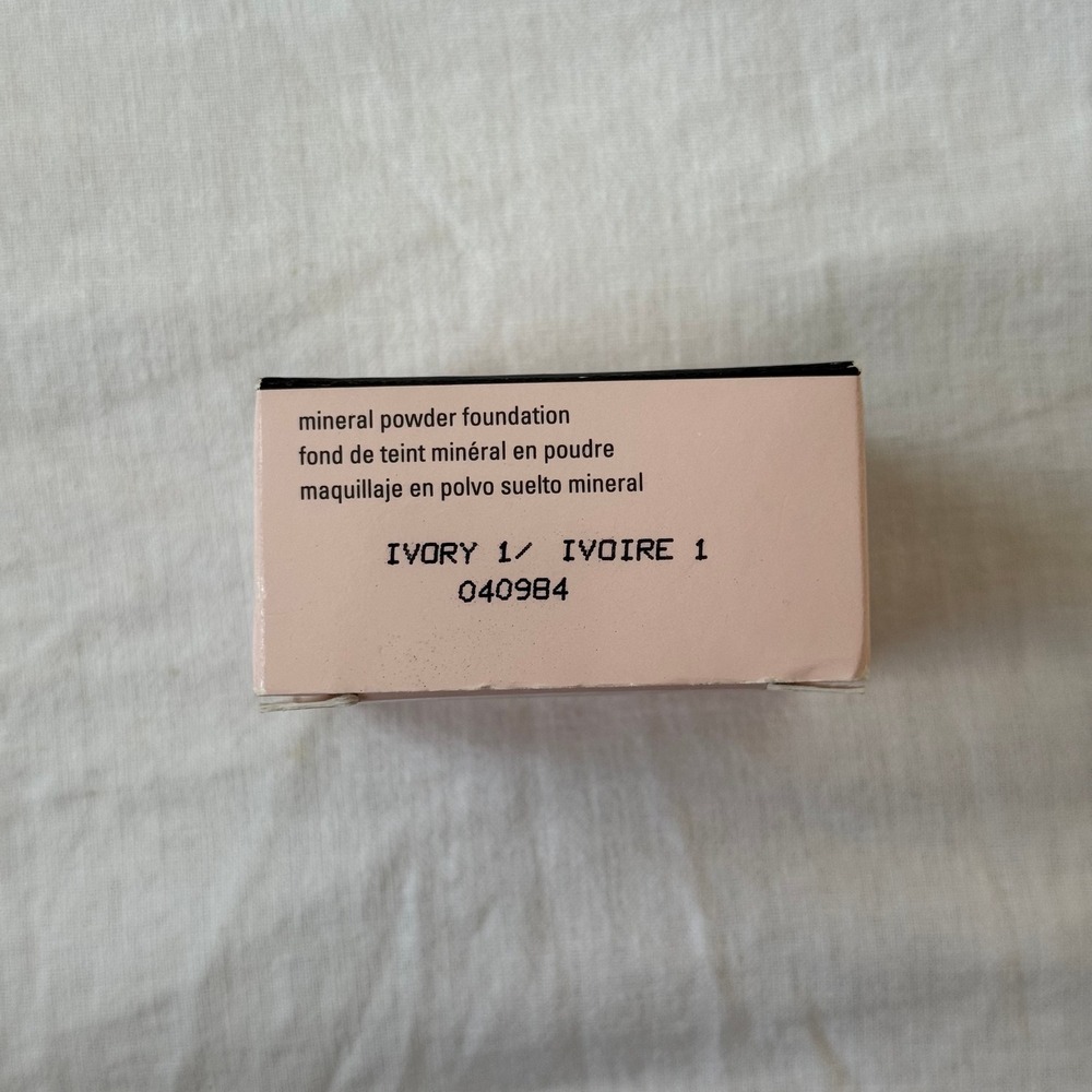 Mary Kay Mineral Powder Foundation Women's Ivory 1 .28 oz 8g Matte Finish - Picture 4 of 4